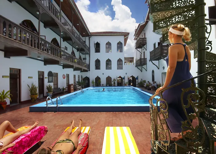 Tembo House Hotel